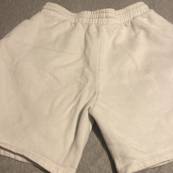 White top shop oversized shorts. A couple of little marks on the back left - Picture 3 of 3